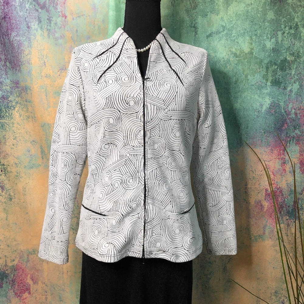 📌Stera Stunning black/ white swirls Zipper Jacket